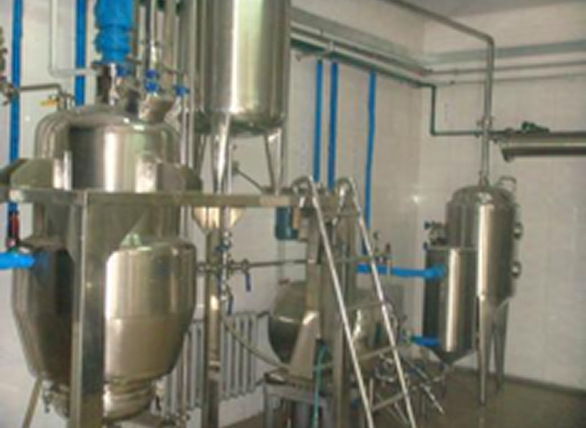 Pneumatic conveying exhaust filtration
